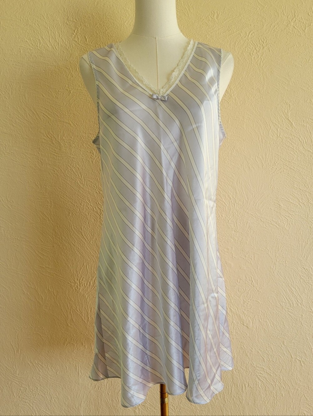 Oscar De La Renta | Vintage Light Periwinkle Nightgown